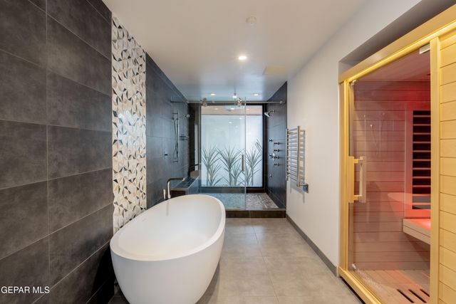 808 WINGFOOTE Road, El Paso, TX 79912