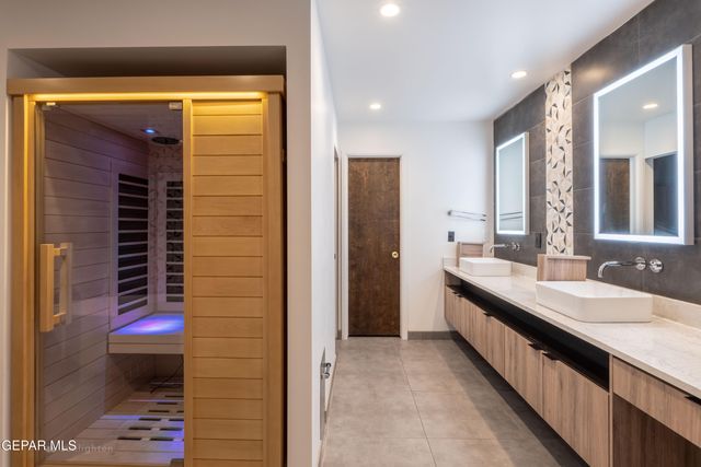 808 WINGFOOTE Road, El Paso, TX 79912