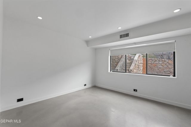 808 WINGFOOTE Road, El Paso, TX 79912