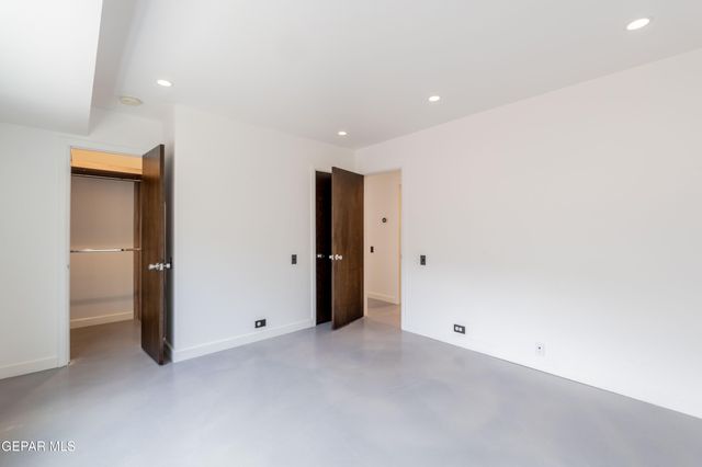 808 WINGFOOTE Road, El Paso, TX 79912