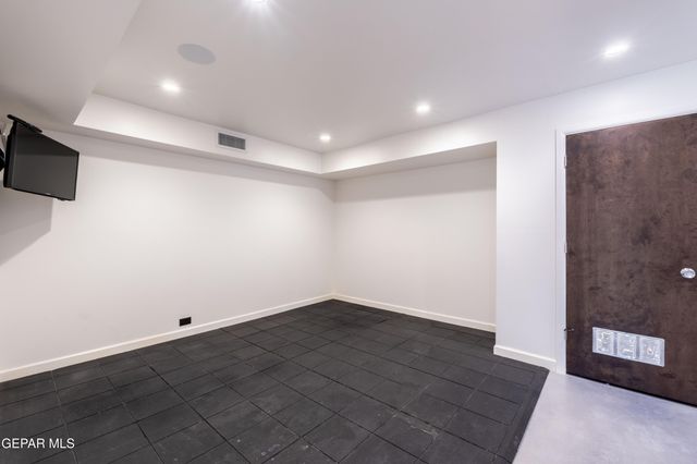 808 WINGFOOTE Road, El Paso, TX 79912