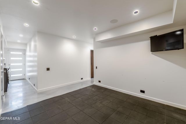 808 WINGFOOTE Road, El Paso, TX 79912