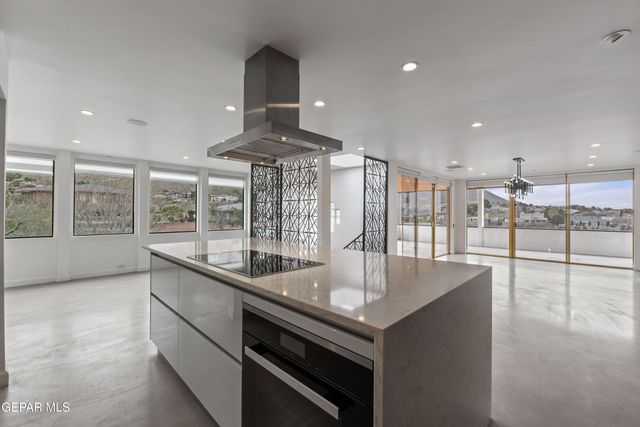 808 WINGFOOTE Road, El Paso, TX 79912