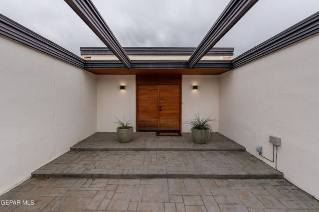 808 WINGFOOTE Road, El Paso, TX 79912