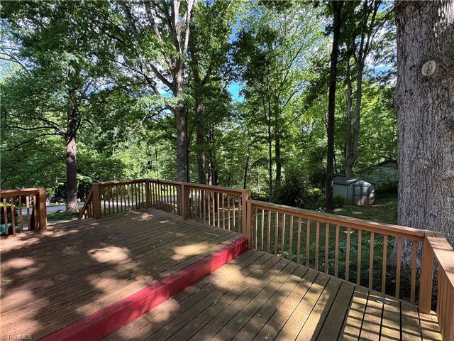910 Forestglen Drive, Winston-salem, NC 27103