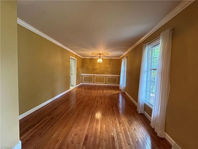 910 Forestglen Drive, Winston-salem, NC 27103