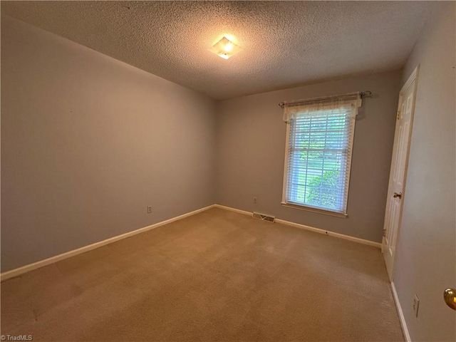 910 Forestglen Drive, Winston-salem, NC 27103