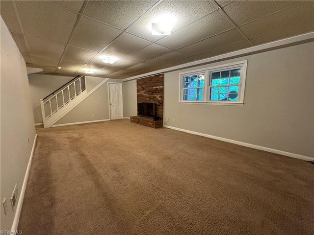 910 Forestglen Drive, Winston-salem, NC 27103