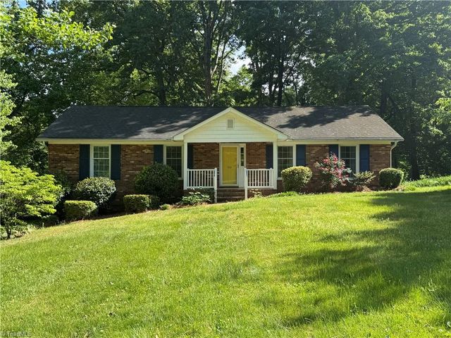 910 Forestglen Drive, Winston-salem, NC 27103