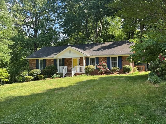 910 Forestglen Drive, Winston-salem, NC 27103