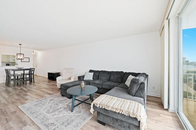 1050 Hillsboro Mile Unit 203w, Hillsboro Beach, FL 33062