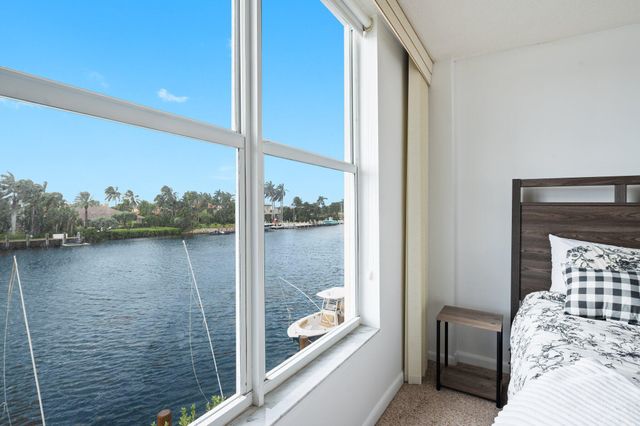 1050 Hillsboro Mile Unit 203w, Hillsboro Beach, FL 33062