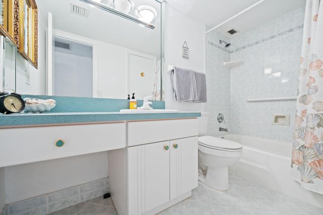 1050 Hillsboro Mile Unit 203w, Hillsboro Beach, FL 33062