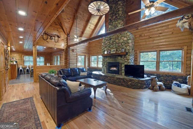 2682 Douthit Road, Mineral Bluff, GA 30559