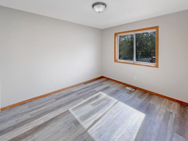 137 Pheasant Ridge Drive, Montrose, MN 55363