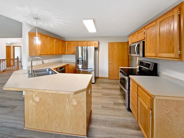 137 Pheasant Ridge Drive, Montrose, MN 55363