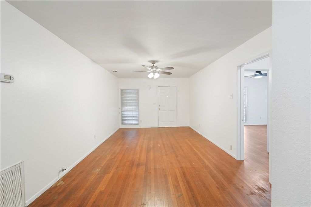 1821 Hawthorne Dr, Corpus Christi, TX 78404 — photo 4