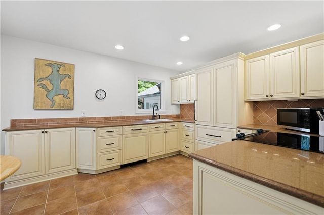 145 Broadwater Court, Waleska, GA 30183