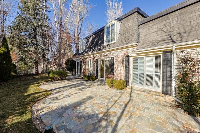 5334 S COTTONWOOD CLUB CIR, Holladay, UT 84117