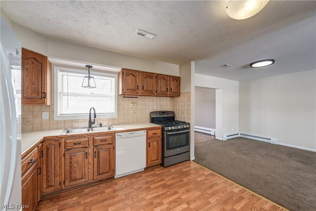 4132 Dennis Lane, Brunswick, OH 44212