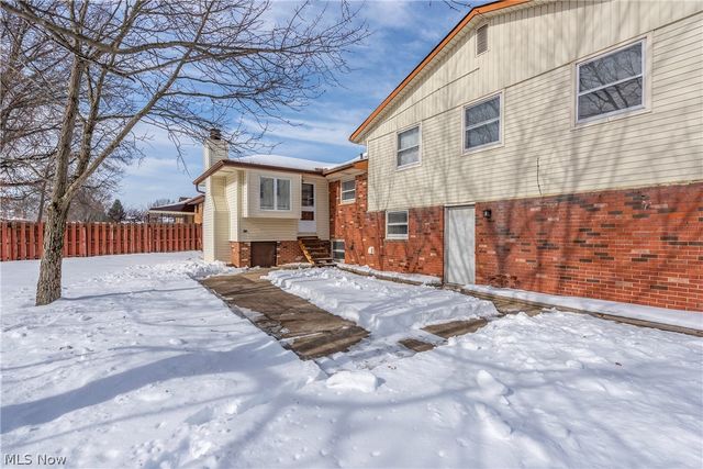 4132 Dennis Lane, Brunswick, OH 44212