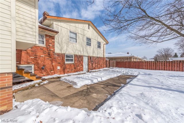 4132 Dennis Lane, Brunswick, OH 44212