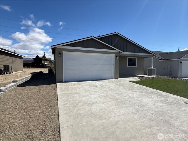 2480 Noah Street SE, East Wenatchee, WA 98802