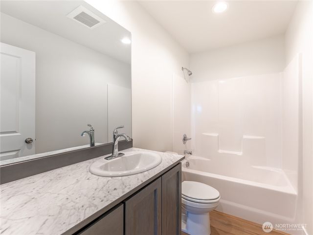 2480 Noah Street SE, East Wenatchee, WA 98802