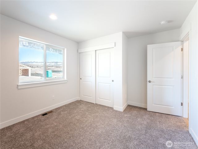 2480 Noah Street SE, East Wenatchee, WA 98802