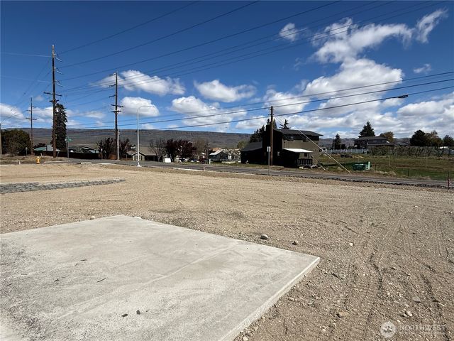 2480 Noah Street SE, East Wenatchee, WA 98802