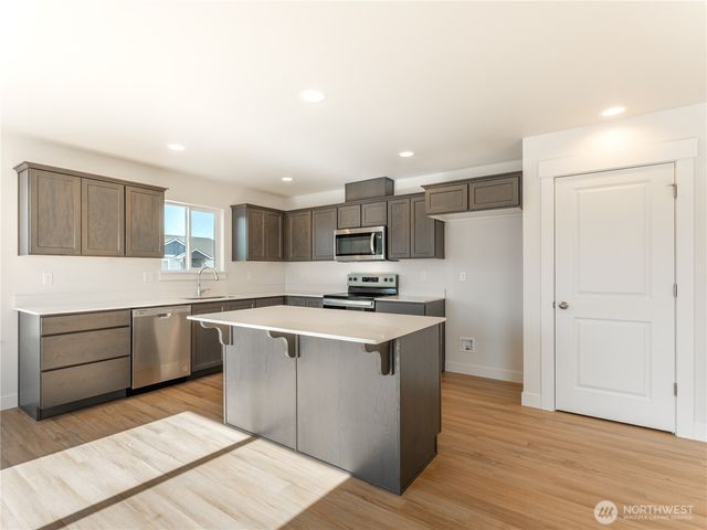 2480 Noah Street SE, East Wenatchee, WA 98802