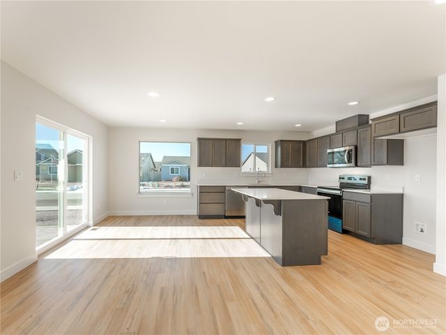 2480 Noah Street SE, East Wenatchee, WA 98802