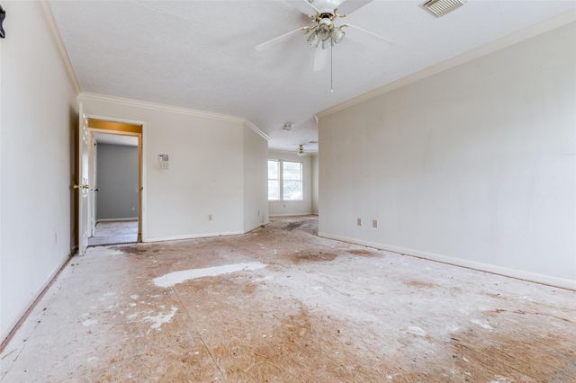 515 Brompton Lane, Highlands, TX 77562