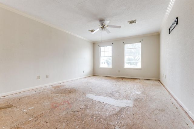 515 Brompton Lane, Highlands, TX 77562