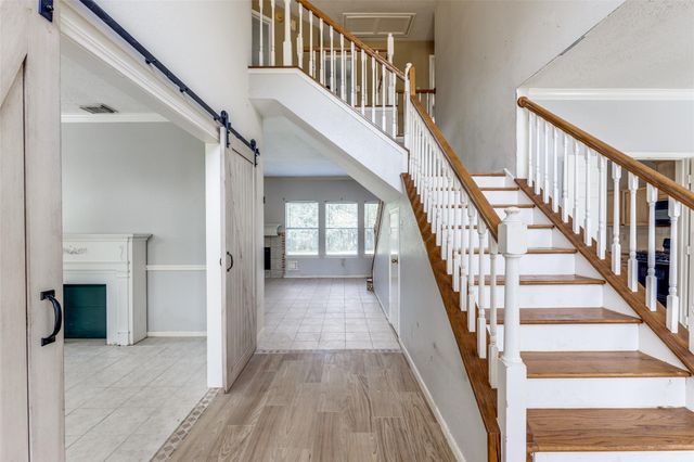 515 Brompton Lane, Highlands, TX 77562