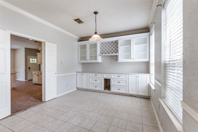 515 Brompton Lane, Highlands, TX 77562