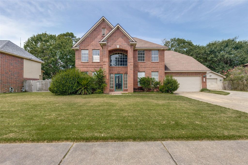 515 Brompton Lane, Highlands, TX 77562