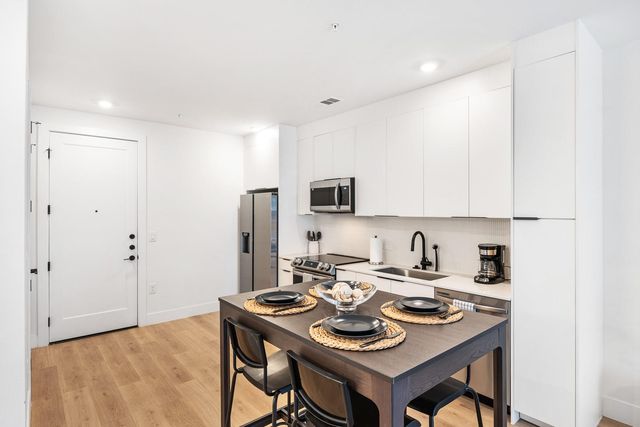 1701 Simond Ave 201, Austin, TX 78723