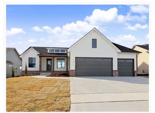 16225 W Meribeau Ct, Wichita, KS 67052