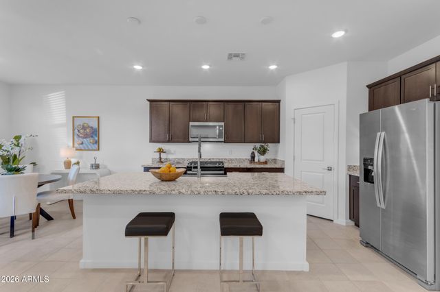 15990 W GRAY FOX Trail, Surprise, AZ 85387