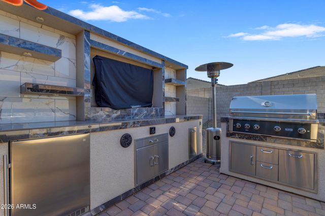 15990 W GRAY FOX Trail, Surprise, AZ 85387