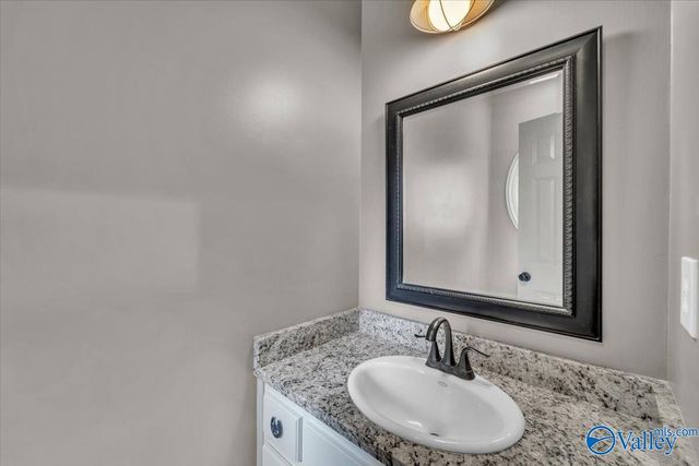 5703 Macon Drive SE, Huntsville, AL 35802