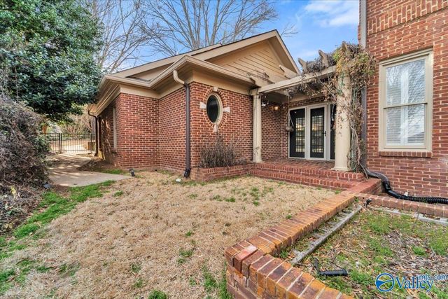 5703 Macon Drive SE, Huntsville, AL 35802