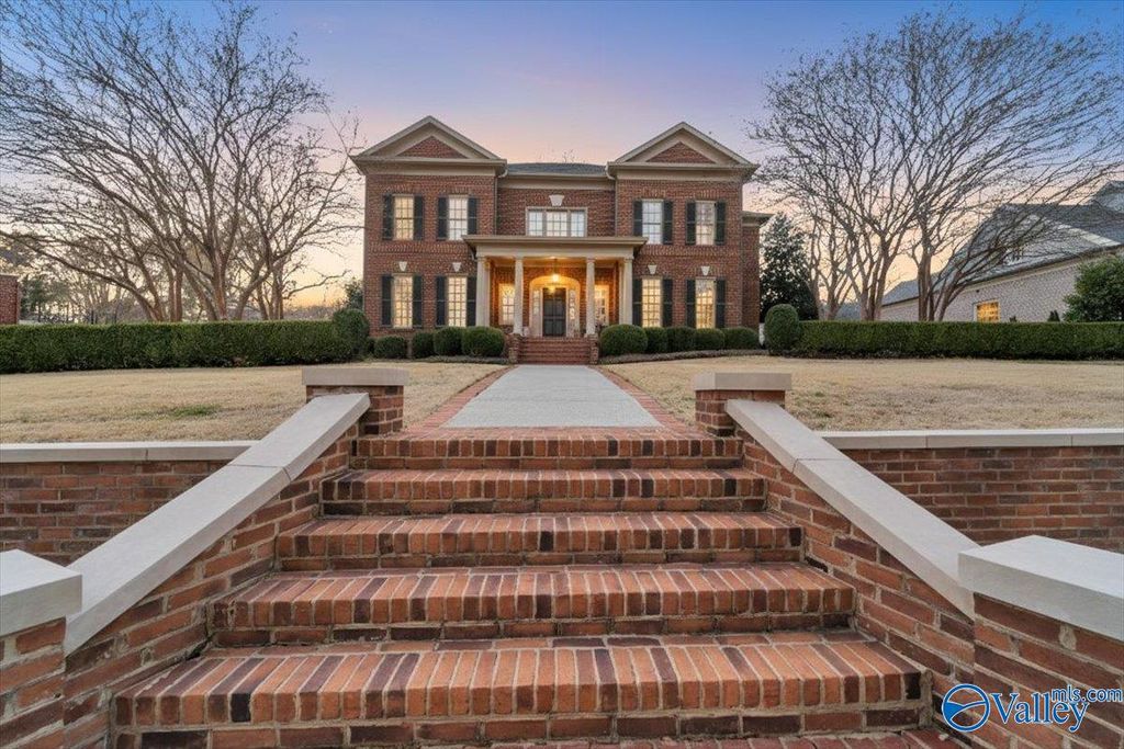 5703 Macon Drive SE, Huntsville, AL 35802