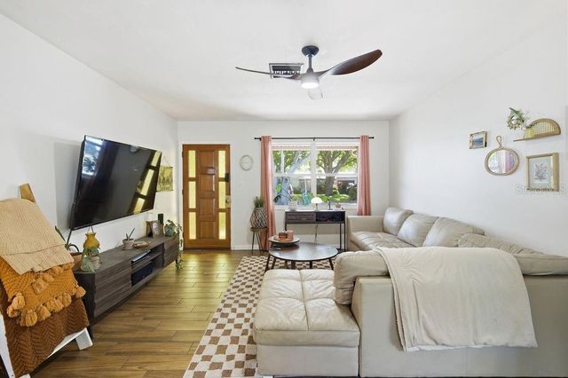 8520 109TH WAY, Seminole, FL 33772