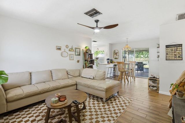 8520 109TH WAY, Seminole, FL 33772