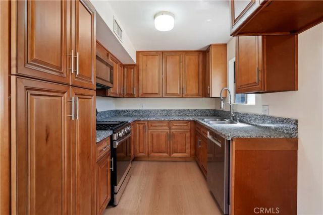 9920 Sepulveda, Los Angeles, CA 91345