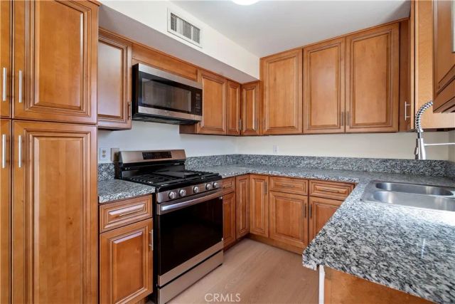 9920 Sepulveda, Los Angeles, CA 91345