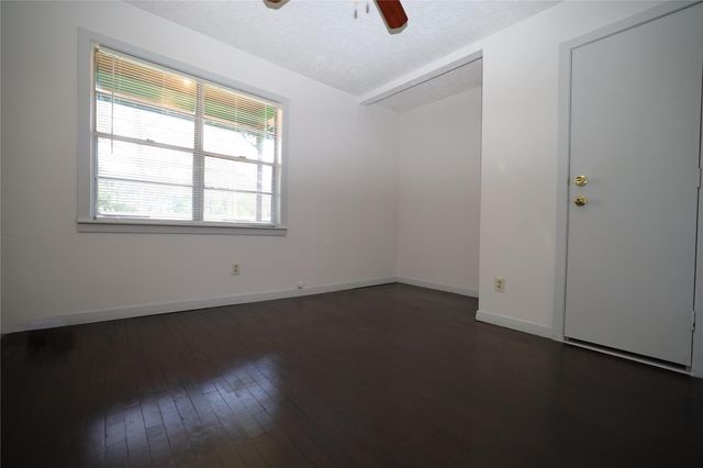 21702 E Memorial Drive, Porter, TX 77365