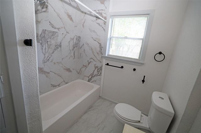 21702 E Memorial Drive, Porter, TX 77365